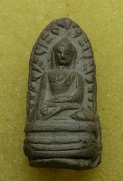 พระรอดเนื้อผงไม่ทราบที่