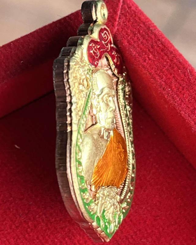 หลวงพ่อพัฒน์ ปุญฺญกาโม วัดห้วยด้วน จ.นครสวรรค์ รุ่น เอราวัณ พันล้าน งานประกบ งานหน้ากาก