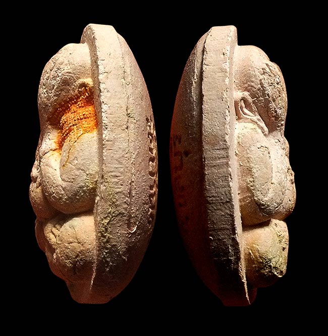 พระปิดตามหาลาภสารพัดดี หลวงพ่อคูณปริสุทโธ เนื้อกระเบื้องหลังคาโบสถ์หลังฝังปรก ออกวัดบ้านคลอง ปี2538