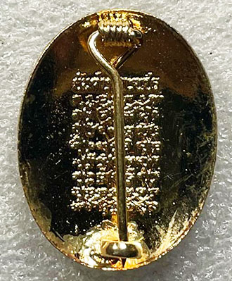 เข็มกลัดกะไหล่ทองลงยา ครบรอบวันเกิด หลวงพ่อฤาษีลิงดำ วัดท่าซุง อุทัยธานี ปี๒๕๔๒