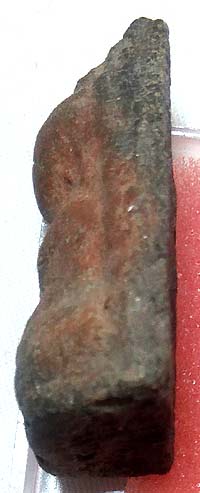 พิมพ์มารวิชัย ทรงสามเหลี่ยม เนื้อดินหยาบ