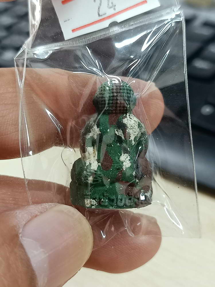 4-633 พระปิดตาตุ๊กตา เศรษฐีมหาลาภ หลวงพ่อพัฒน์ วัดห้วยด้วน จ.นครสวรรค์ 2564 พิมพ์เล็ก กล่องเดิม