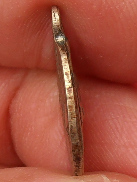 เหรียญเม็ดแตง หลวงปู่ทวด วัดช้างให้ 