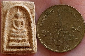 *สมเด็จฯคะแนน หลังยันต์นะ เนื้อผง วัดหนองปลิง นครสวรรค์ ปี๒๕๐๙ ลพ.กวย ลพ.พรหม ร่วมเสก(2)*