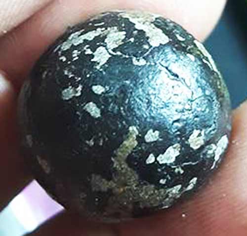 *ลูกอมผงเทา จุ่มรัก หลวงพ่อพริ้ง วัดบางปะกอก*