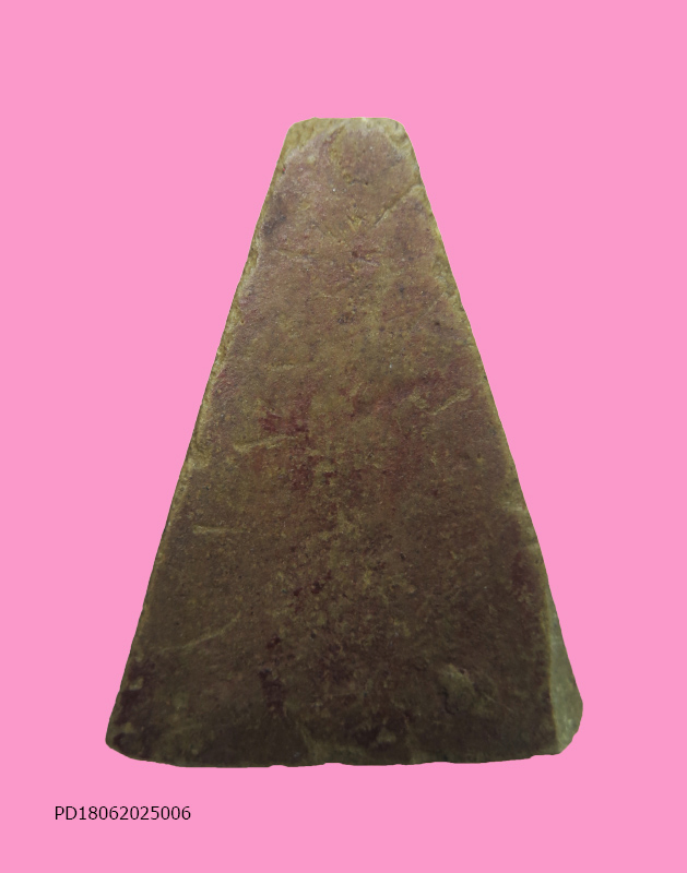 พระพิมพ์ฐานผ้าทิพย์ เนื้อผงน้ำมัน