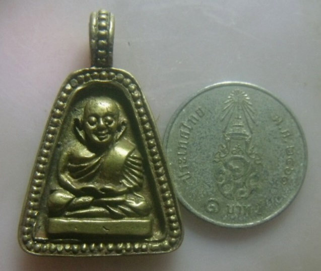 **เบา​ๆ​**เหรียญจอบใหญ่ หลวงพ่อเงิน วัดบางคลาน หลัง ญสส. ออกวัดหนองโบสถ์ ปี ๒๕๓๘**สวยๆ