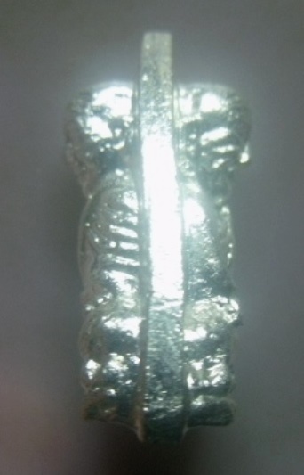 **เบาๆ**หลวงปู่ทวด พิมพ์เตารีด 2 หน้า (กรรมการ) เนื้อนวะพรายเงิน ตอกโค้ด คอจุด วัดบวรฯ ปี 2543** 