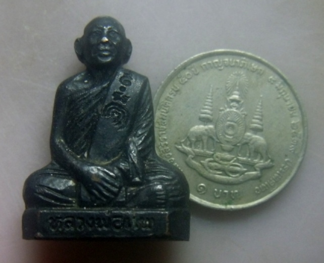 **เบาๆ**รูปเหมือนปั๊ม หลวงพ่อแพ วัดพิกุลทอง รุ่นบูรณะโบสถ์วัดยายสร้อย สิงห์บุรี**มีโค๊ต ๕๓๕ สวยๆ