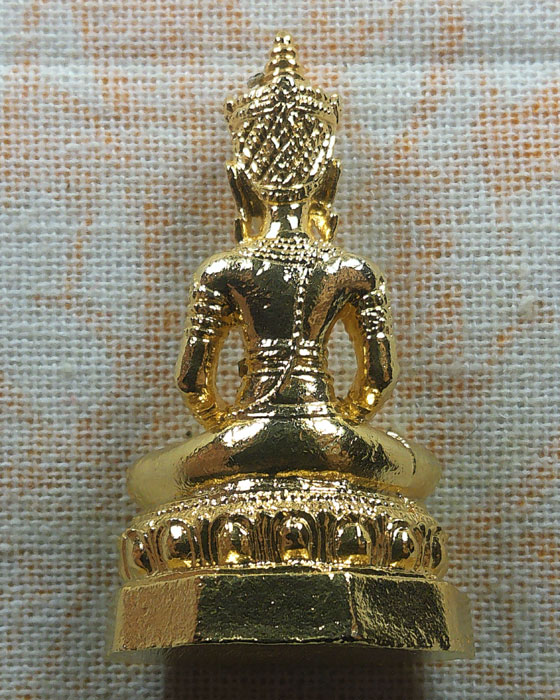 รูปหล่อพระพุทธพรหมฝนแสนห่า วัดเกาะกลาง