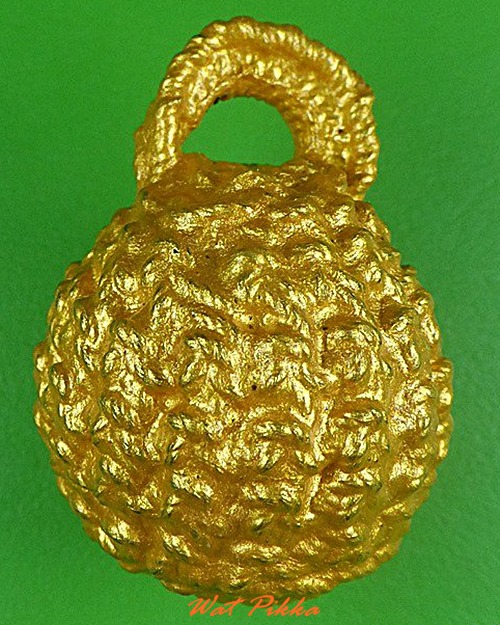 แก้วเพชรัตน์ถักเชือกลงทอง หลวงพ่อกาหลง วัดศรีประดู่ อุบลราชธานี .4200.