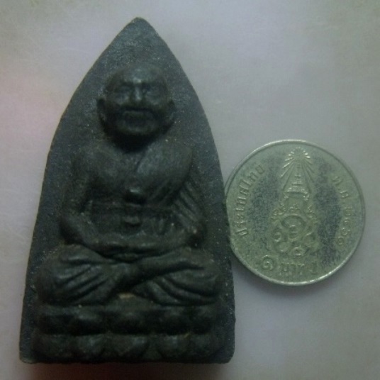 **เบาๆ**หลวงปู่ทวดเนื้อว่าน พิมพ์จัมโบ้ หลังฝังตะกรุด เก่า ไม่ทราบที่**เนื้อจัด สวยๆ เชิญชมครับ 