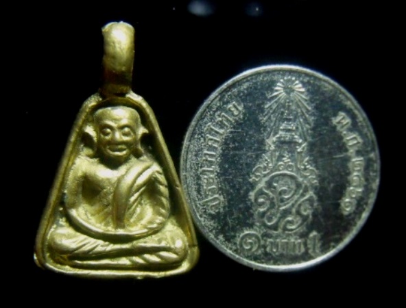 **เบาๆ**เหรียญจอบเล็ก หลวงพ่อเงิน วัดบางคลาน จ.พิจิตร รุ่นพิเศษ**สวยๆ