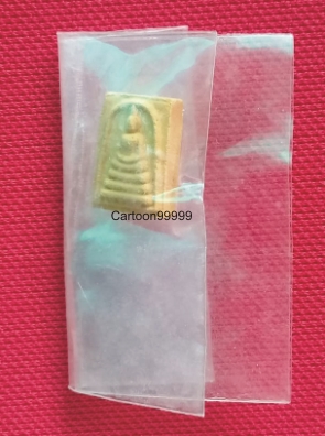 สมเด็จคะแนน หลวงปู่อ่อง ฐิตธัมโม วัดสิงหาญ อุบลราชธานีครับ เนื้ออมเหลือง ซองพลาสติกเดิมๆ ครับผม