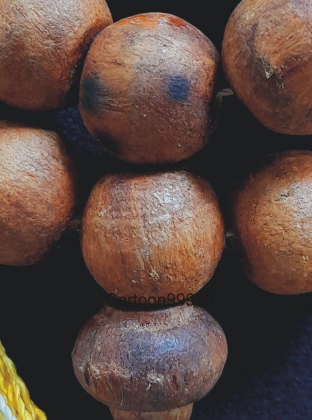 ประคำข้อมือ หลวงพ่ออุตตมะ วัดวังก์วิเวการาม สังขละบุรี กาญจนบุรีครับ เนื้อไม้ หาไม่ง่ายครับผม