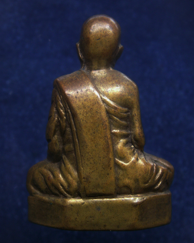 รูปเหมือนปั้มรุ่นแรก หลวงพ่อสุข วัดราษฎร์บูรณะ จ.สมุทรสงคราม พ.ศ. 2500