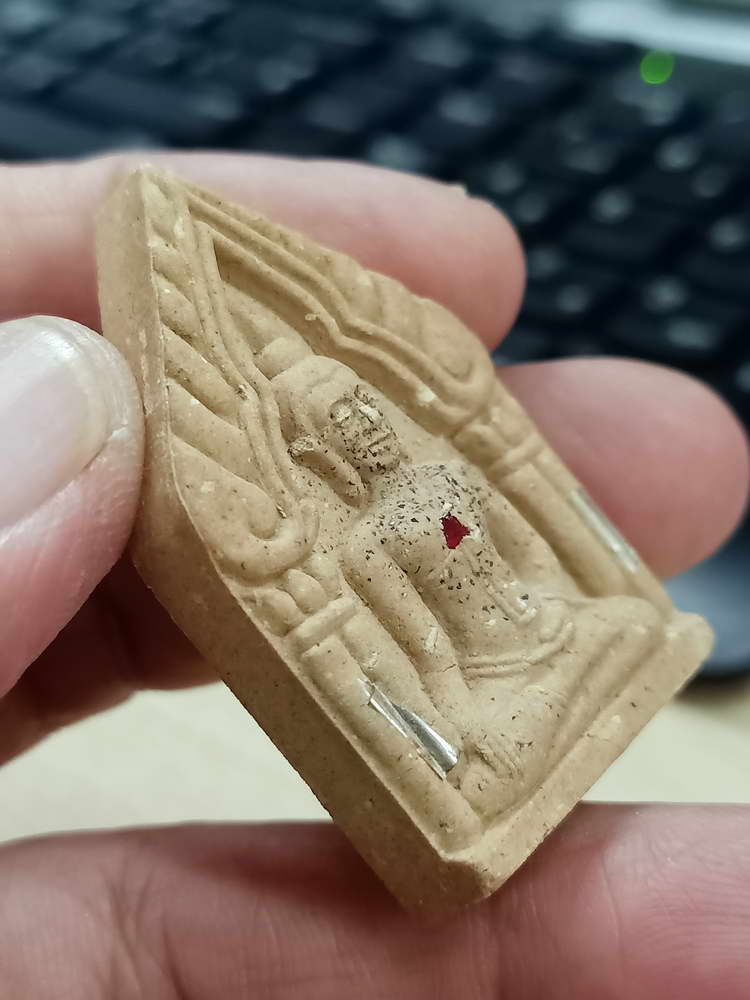 4-550 พระขุนแผน คูณเงิน คูณทอง หลวงพ่อคูณ วัดบ้านไร่ จ.นครราชสีมา 2556 ตะกรุดเงิน ฝังพลอย กล่องเดิม