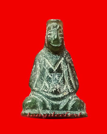 เจ้าแม่กวนอิม หลวงพ่อวิริยังค์ วัดธรรมมงคล เนื้อหยกแกะ สวยมากค่ะ