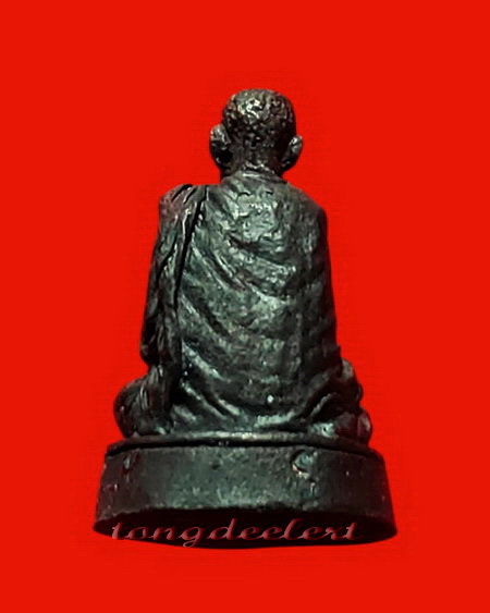 รูปหล่อหลวงปู่หลิว รุ่นแซยิด 94 ปี ห่มคลุม ใต้ฐานอุดกริ่ง สวยมากค่ะ