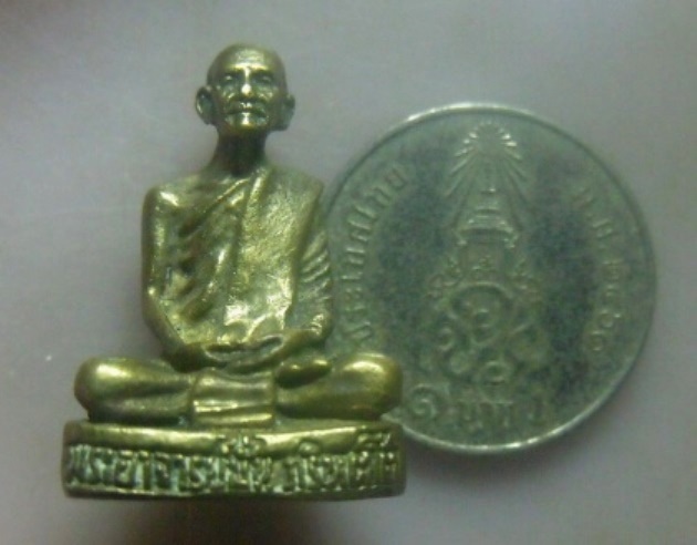 **เบา​ๆ​**รูปหล่อพระอาจารย์มั่น วัดสุทธาวาส จ.สกลนคร**สวยๆ เชิญชมครับ