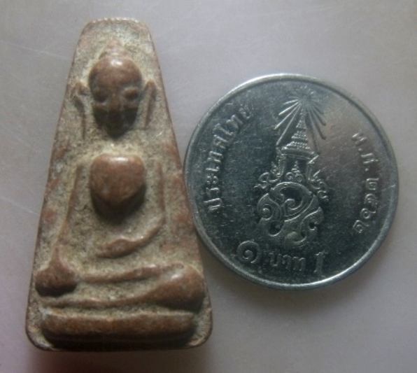 **เบาๆ**พระผงสุพรรณ หลวงปู่ถิร ปญฺญาปโชโต วัดป่าเลไลย์ จ.สุพรรณบุรี**หลังยันต์ สวยๆ