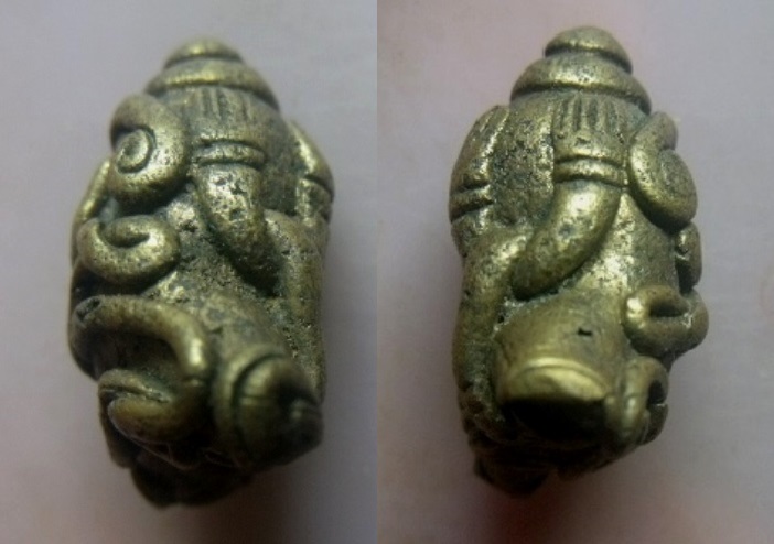 **เบา​ๆ​**พระปิดตามหาอุตม์ หลังยันต์ เนื้อโลหะผสม เก่าๆ ไม่ทราบที่**สวยๆ เชิญชมครับ