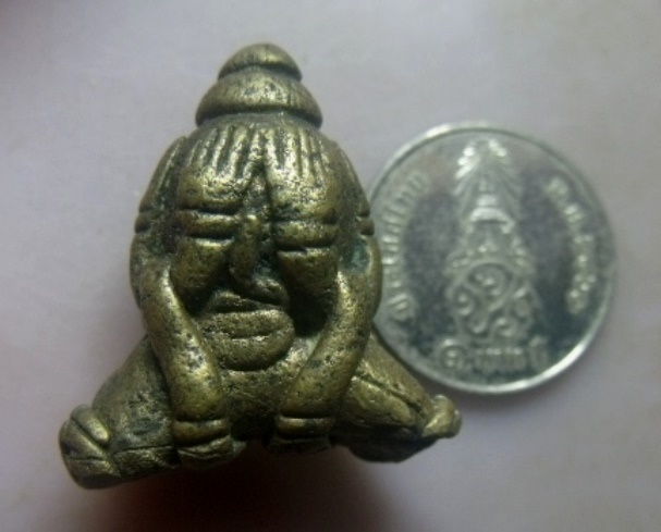 **เบา​ๆ​**พระปิดตามหาอุตม์ หลังยันต์ เนื้อโลหะผสม เก่าๆ ไม่ทราบที่**สวยๆ เชิญชมครับ