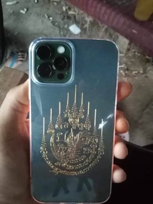 แผ่นยันต์สติกเกอร์โลหะสีทองหนุมาณเชิญธง ติดโทรศัพท์ เสริมดวง โชคลาภ