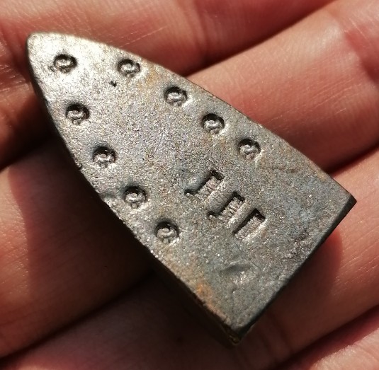 หลวงพ่อทวด พิมพ์เตารีด วัดในหาน เนื้อนวะโลหะ นะ 9 โค๊ด 2 ในหาน 1 กรรมการ จ.ภูเก็ต ปี 2536 เคาะเดียว