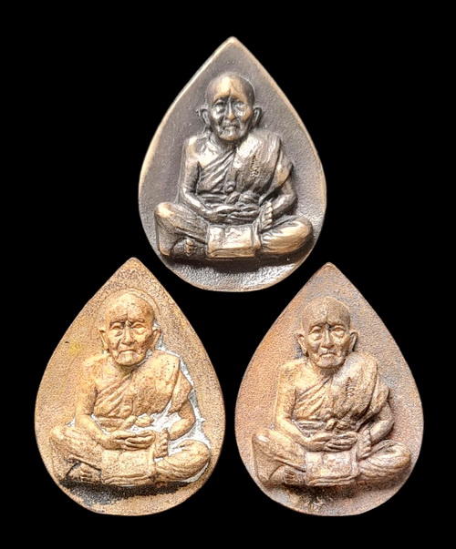 เคาะแรกแดง..หยดน้ำหล่อ ๖๕ รวม ๓ องค์ รายละเอียดในโพสต์..ลป.นน สำนักสงฆ์เขาพรานธูป ประจวบคีรีขันธ์