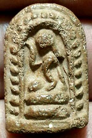 แม่นางกวัก ซุ้มโค้ง หลังยันต์ เนื้อดิน