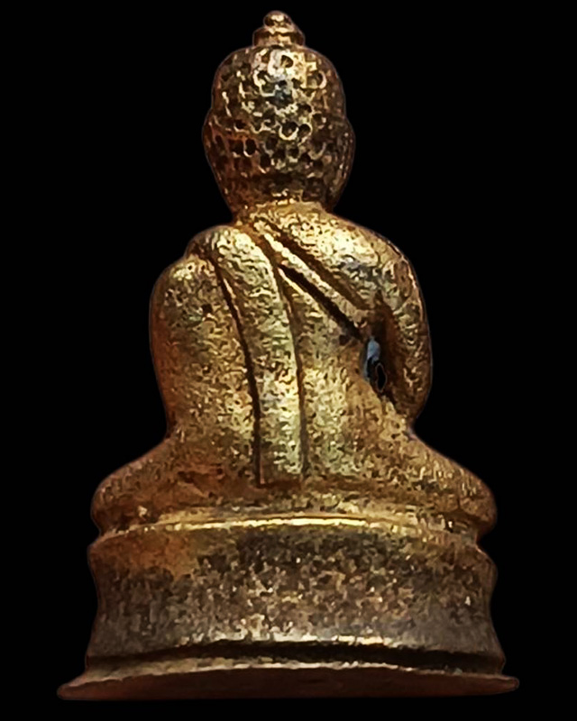 พระพิมพ์พระชัยวัฒน์ รุ่นสิงหเสนีย์ ท่านเจ้ามา วัดจักรวรรดิราชาวาส (วัดสามปลื้ม) ขนาดสูง 1.7 ซ.ม. พระ