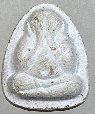 พระปิดตา พิมพ์เล็ก หลวงปู่โต๊ะ วัดประดู่ฉิมพลี รุ่น 108 ปี (ผสมผงเก่า เกศา เถ้าอัฐิ หลวงปู่โต๊ะ)