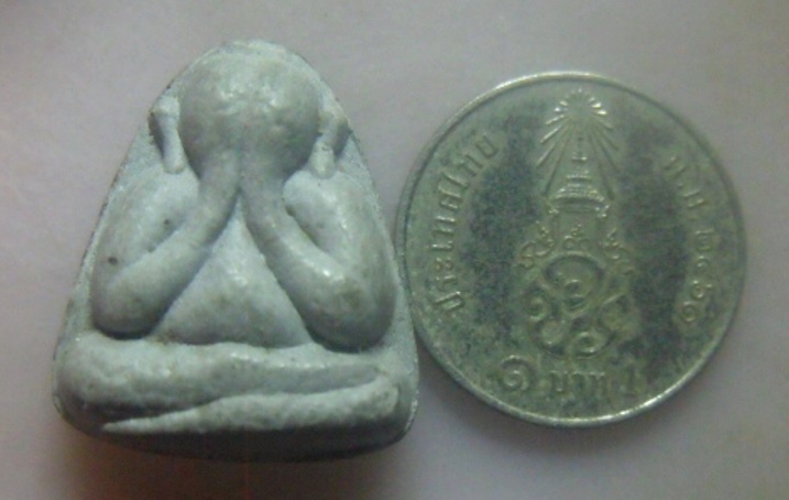 **เบา​ๆ​**พระปิดตาเนื้อผง หลังแบบ หลวงพ่อมุ่ย วัดป่าระกำเหนือ จ.นครศรีฯ**สวยๆ 