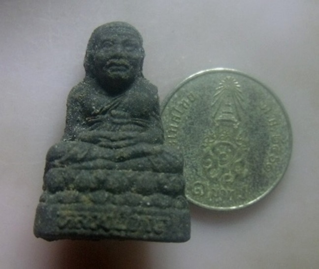 **เบาๆ**หลวงปู่ทวด วัดช้างให้ พิมพ์บัวรอบ เนื้อว่าน เก่าๆ ไม่ทราบที่**สวยๆ