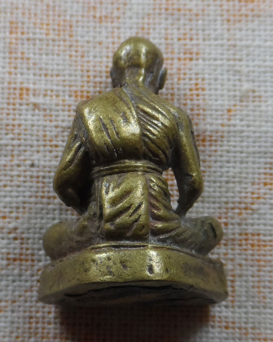 รูปหล่อหลวงพ่อขวัญ ปวโร วัดบ้านไร่ จ.พิจิตร