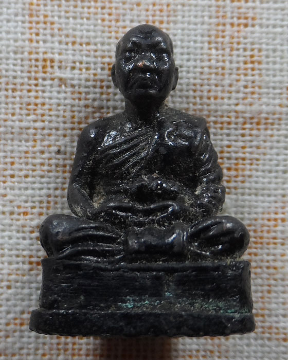 รูปหล่อหลวงปู่สุรินทร์ วัดคีรีวง จ.สระบุรี