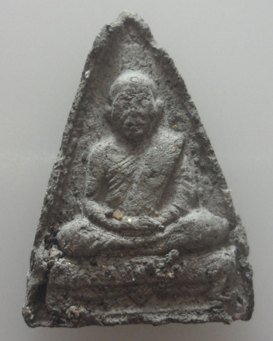 พระผงรูปเหมือนเนื้อว่าน หลวงพ่อปาน วัดนาประดู่ จ.ปัตตานี