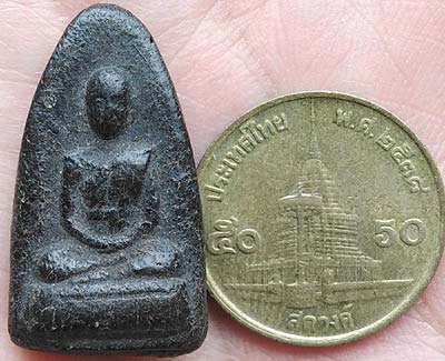 *พระผงเกศาครูบาเจ้าศรีวิชัย พิมพ์รูปเหมือน เนื้อแก่ว่าน*