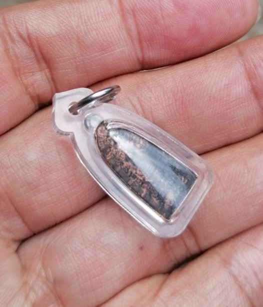 หลวงปู่ทวด ปี​ 2508 รุ่นทะเลซุง เนื้อทองแดง พิมพ์บัว​ 5​ เลี่ยมกันน้ำหนาๆ​ เคาะเดียว    