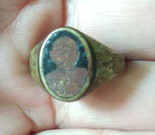 แหวน ลพ.แพ วัดพิกุลทอง สิงห์บุรี