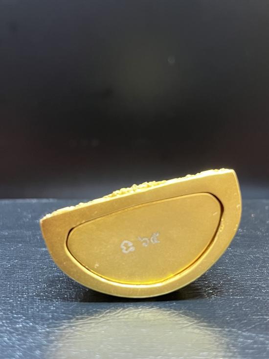 พระชัย(หลังช้าง) เนื้อบรอนชชุบทอง หลวงปู่ยูร วัดหนองป่าหมาก สระแก้ว