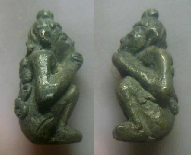 **เบาๆ**กุมารดูดรก หลังยันต์ หล่อเก่า เนื้อทองผสม ไม่ทราบที่**สวยๆ เชิญชมครับ