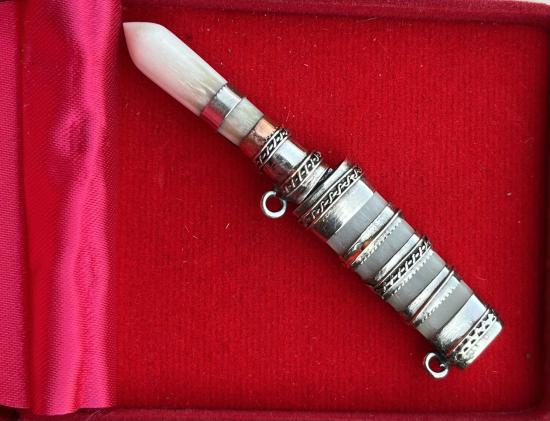 มีดหมอ ไม่ทราบที่ ไม่ทราบเกจิ ไม่แน่ว่าหลวงพ่ออะไร น่าจะไปทางหลวงพ่อพัฒน์ หรือหลวงปู่อิ่ม ท่านไหนชอบ