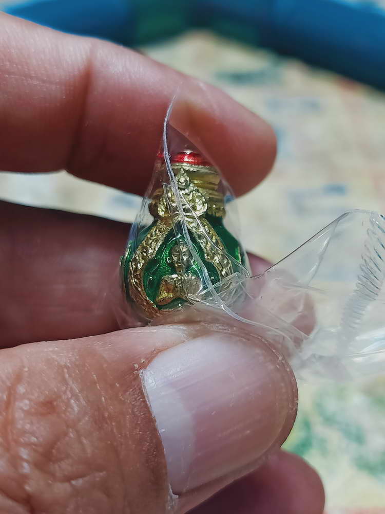 4-430 น้ำเต้าหล่อ รุ่นสรงน้ำ วัดศรีมาประสิทธิ์ ชะอวด จ.นครศรีธรรมราช หมายเลข 135 กล่องเดิม