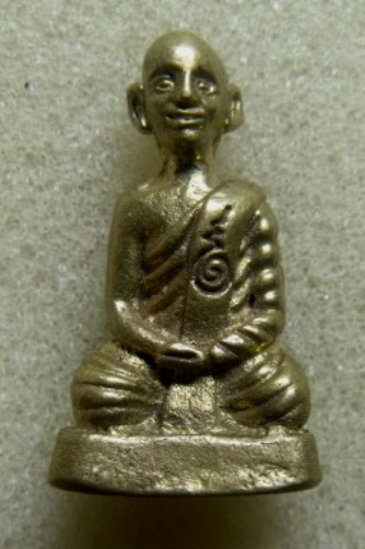 **เบา​ๆ​**พระรูปหล่อ เนื้อโลหะผสม เก่า ไม่ทราบที่**มีโค้ด สวยๆ เชิญชมครับ