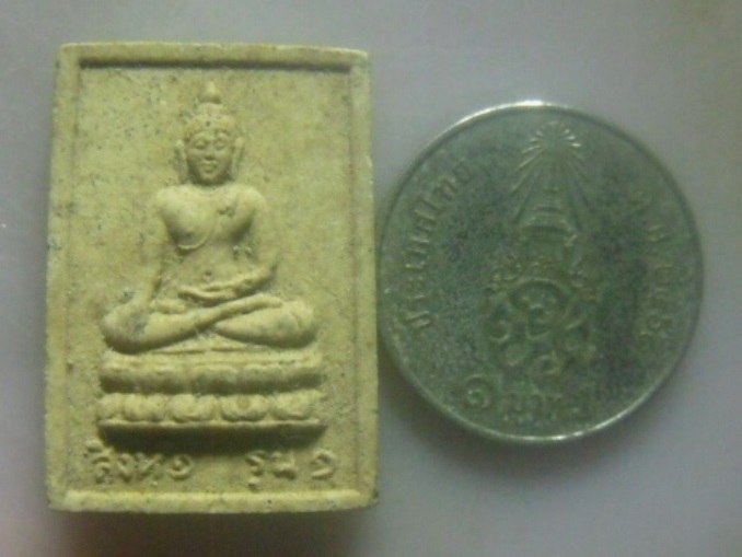 **เบา​ๆ​**พระผงพระพุทธสิงห์๑ รุ่น๑ หลังพระเจดีย์ ๙ ยอด วัดปากเหมือง อ.สารภี จ.เชียงใหม่**สวยๆ