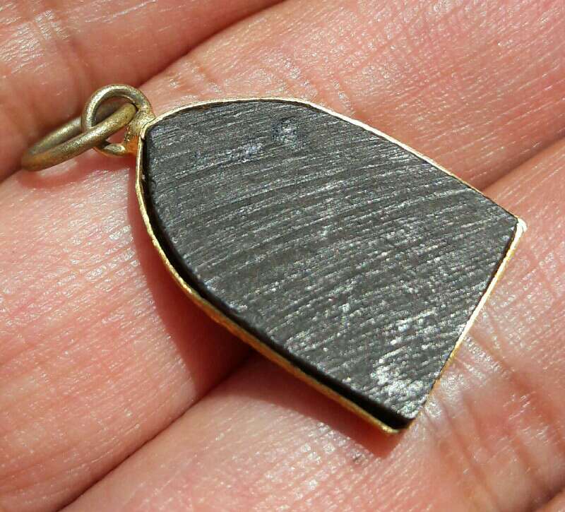 นางกวักไม้งิ้วดำแกะ หลวงพ่อกัน วัดเขาแก้ว ศิษย์เอกหลวงพ่อเดิม แห่งวัดหนองโพธิ์ จ.นครสวรรค์ เคาะเดียว