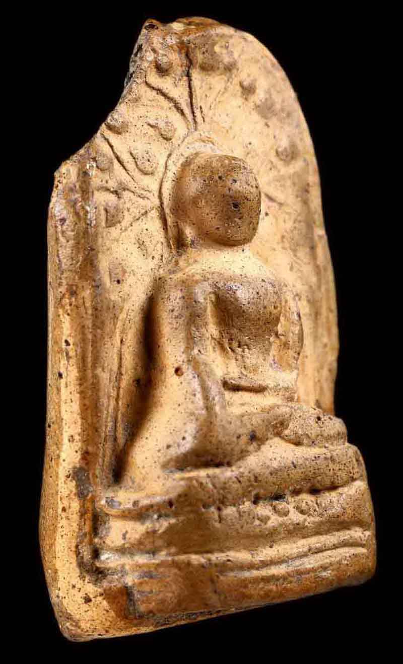 เขียวแพงแดงหายากพระคงกรุเก่า บิ่นตามภาพ ไม่มีหักอุดซ่อม รับประกันพระแท้ตลอดชีพ