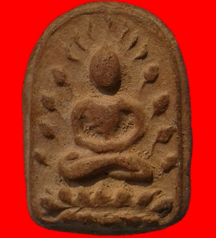 พระกรุเนื้อดินหลวงพ่อเข่งวัดใหม่พระพิเรนทร์กรุงเทพสภาพสวยๆรับประกันพระแท้ครับ